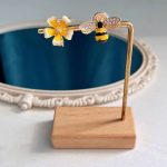 گوشواره زنبور