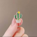 سنجاق سینه کاکتوس گلدار