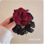 اسکرانچی حریر و مروارید طلایی - Image 6