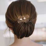 شونه شینیون مجلسی گل طلایی