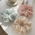 اسکرانچی حریر گلدوزی شده