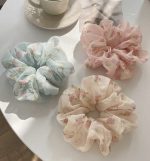 اسکرانچی حریر گلدوزی شده