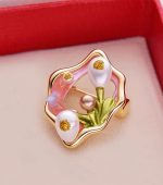 سنجاق سینه طرح مینیمال