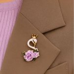 سنجاق سینه قو